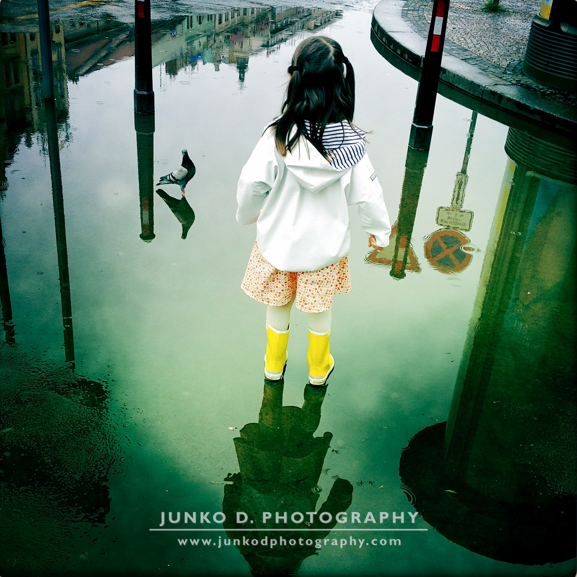 yellow boots, puddles & kids photography 01
