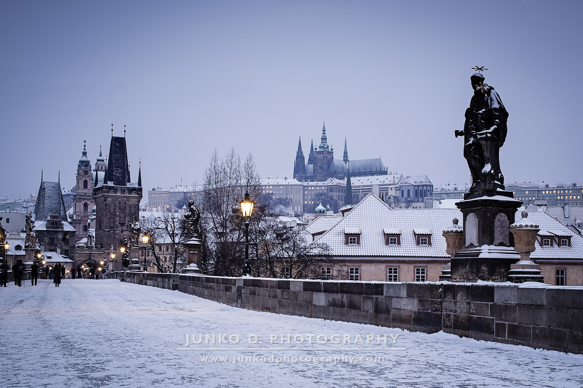 2015_PRAGUE_Charles_Bridge_snow_26_for_web