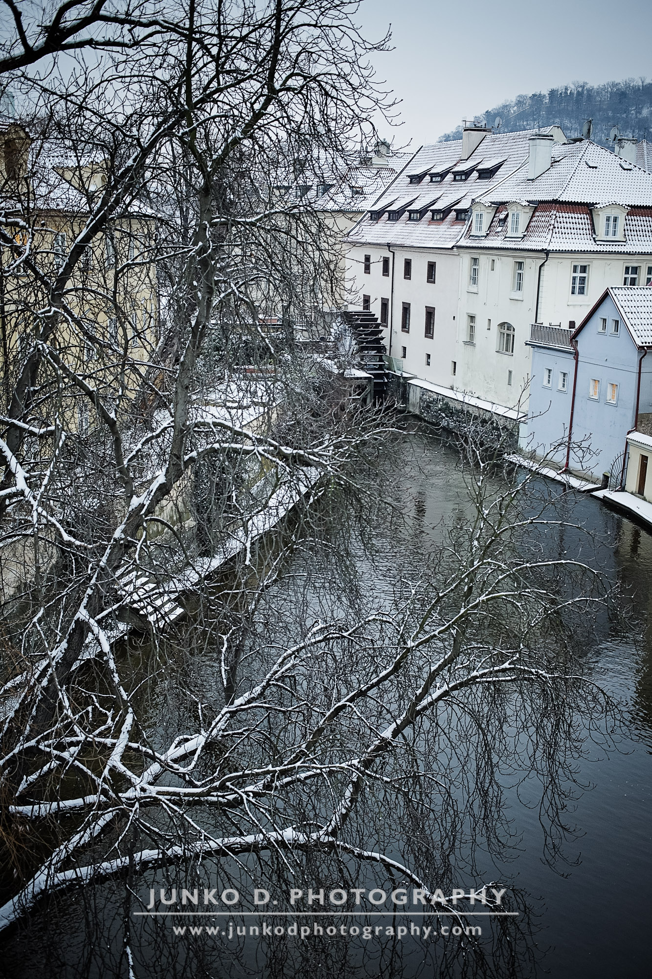 2015_PRAGUE_Charles_Bridge_snow_29_for_web